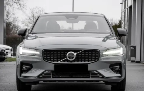 Volvo S60 B4 =R-Design= Plus Dark/Panorama/ACC Гаранция