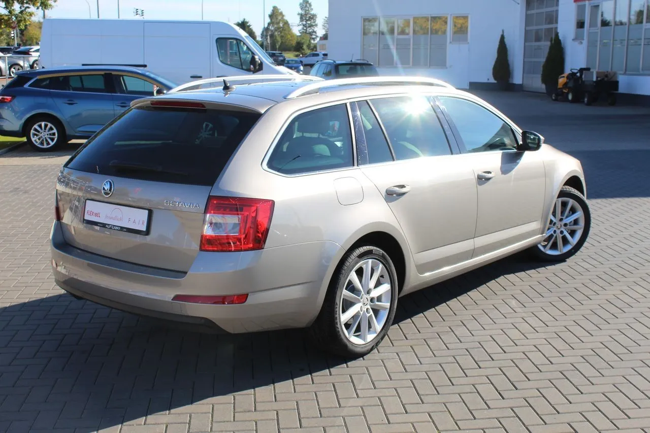 Skoda Octavia Combi 1.8 TSI DSG...  Image 4