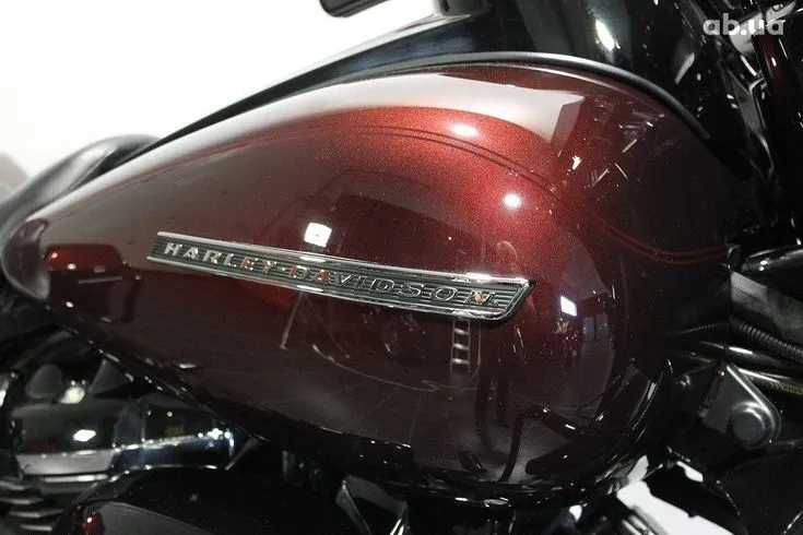 Harley-Davidson FLHXS Image 6